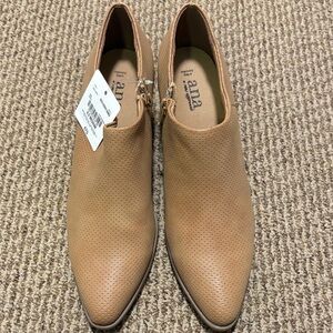 Women’s Tan Booties